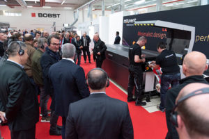 Bobst migliora il design della macchina da stampa digitale per etichette  Mouvent LB701-UV - NewsPackaging